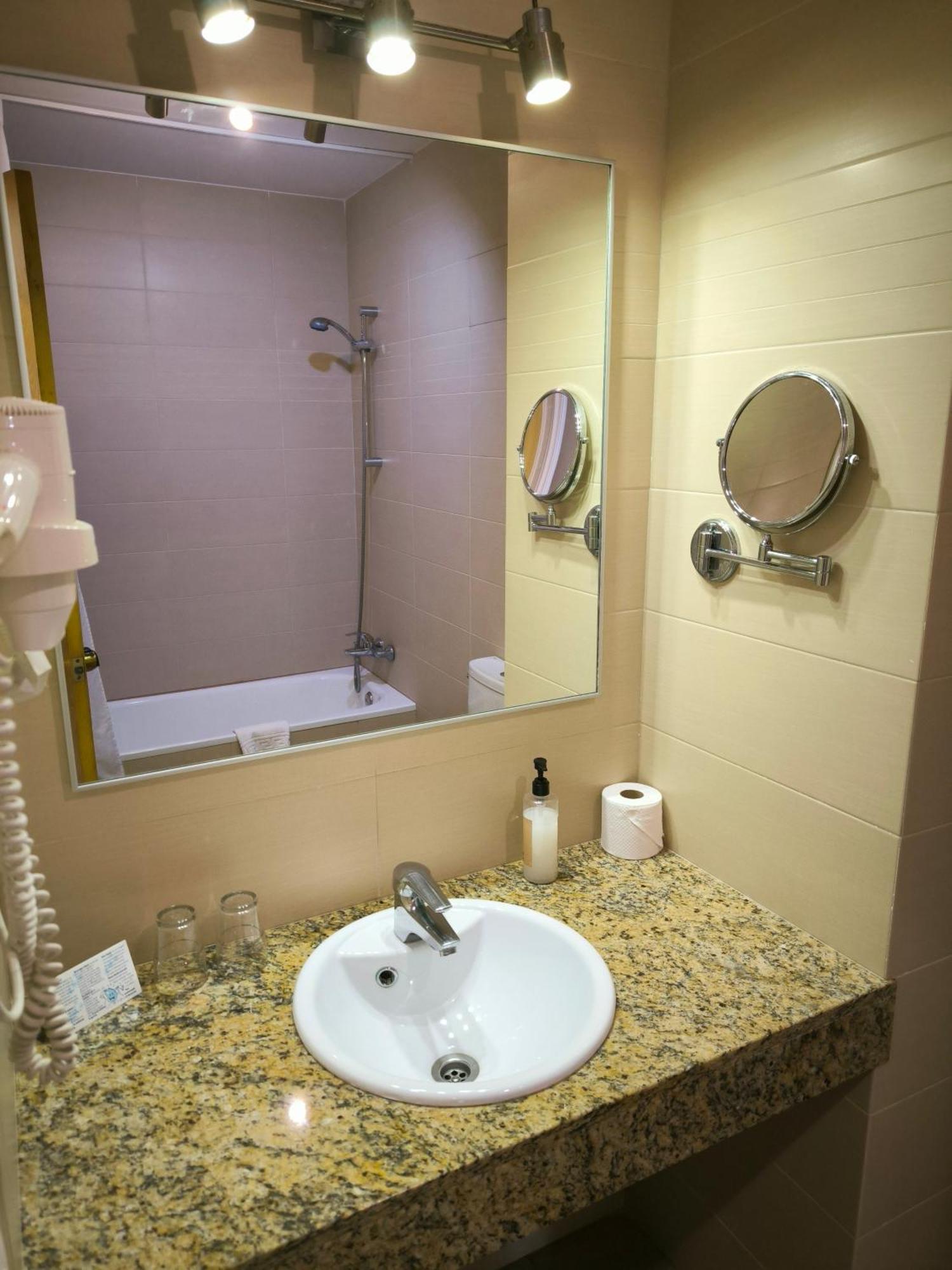 Hotel Geminis Ciutadella  Luaran gambar