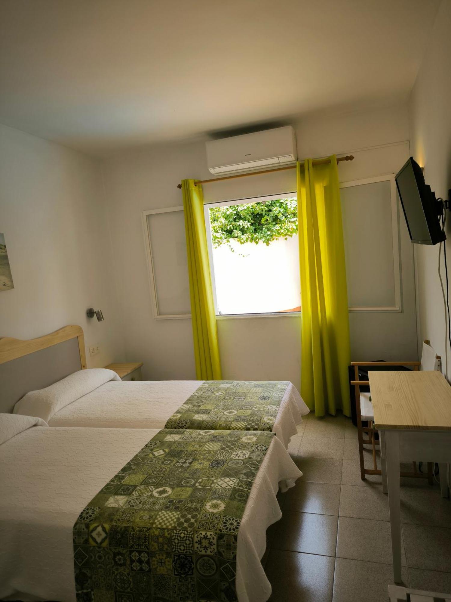 Hotel Geminis Ciutadella  Luaran gambar
